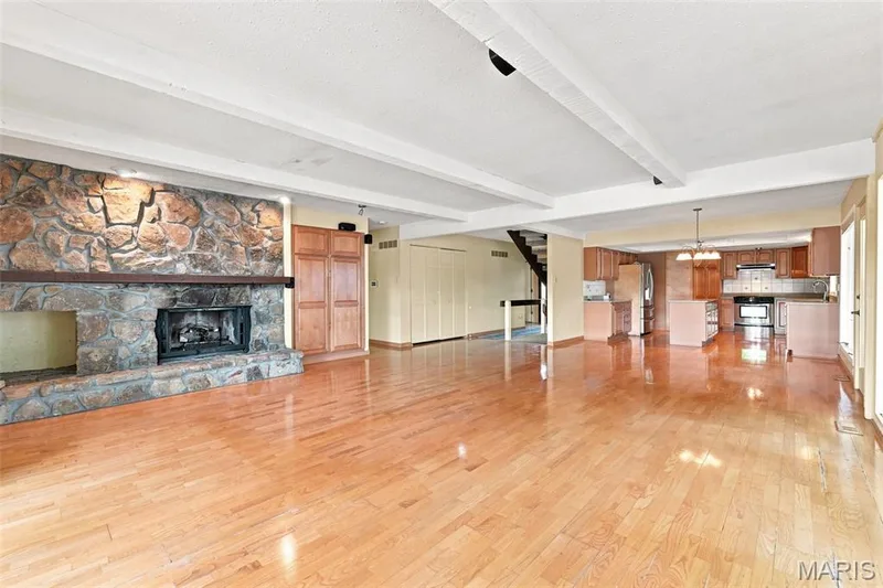 4 Harbor Point Court, Lake St. Louis, MO 63367 — listing photo 9 of 40
