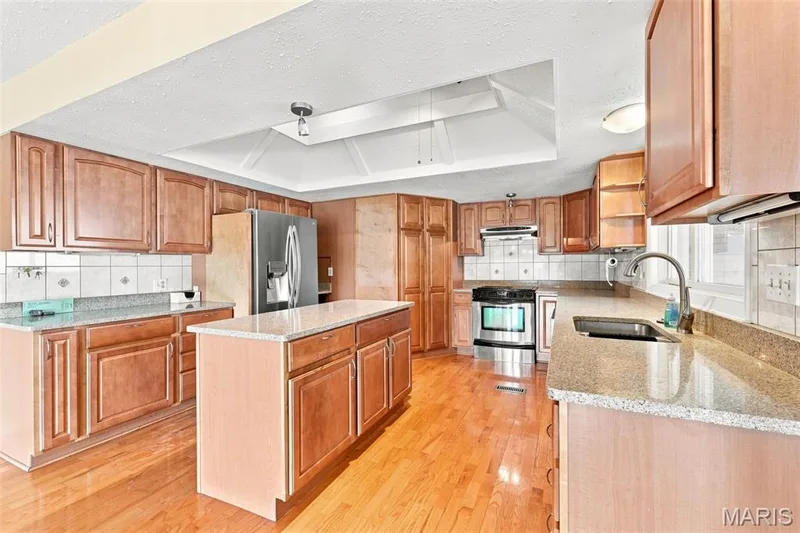 4 Harbor Point Court, Lake St. Louis, MO 63367 — listing photo 11 of 40