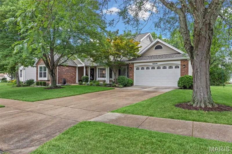 484 Saint Thomas Isle Lane, Wildwood, MO 63040 — listing photo 3 of 42