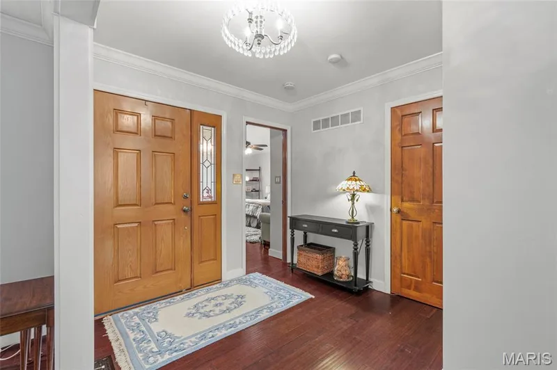 484 Saint Thomas Isle Lane, Wildwood, MO 63040 — listing photo 4 of 42