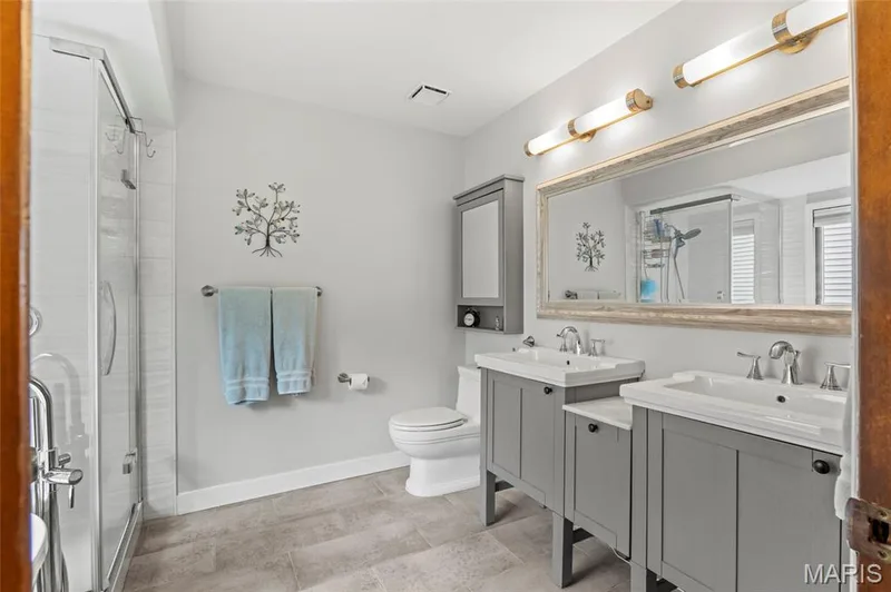 484 Saint Thomas Isle Lane, Wildwood, MO 63040 — listing photo 7 of 42