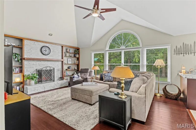 484 Saint Thomas Isle Lane, Wildwood, MO 63040 — listing photo 10 of 42