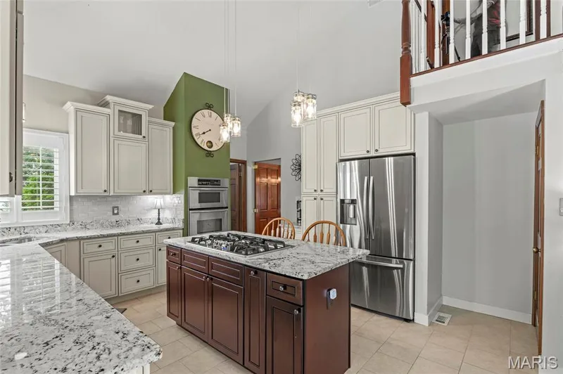 484 Saint Thomas Isle Lane, Wildwood, MO 63040 — listing photo 14 of 42