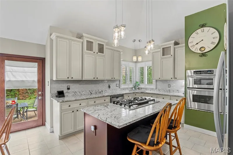 484 Saint Thomas Isle Lane, Wildwood, MO 63040 — listing photo 15 of 42