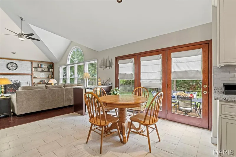484 Saint Thomas Isle Lane, Wildwood, MO 63040 — listing photo 17 of 42