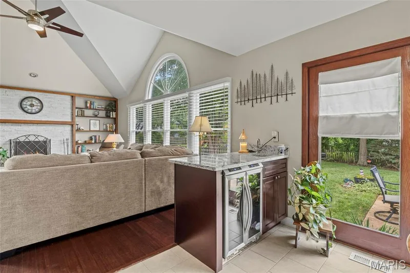 484 Saint Thomas Isle Lane, Wildwood, MO 63040 — listing photo 18 of 42