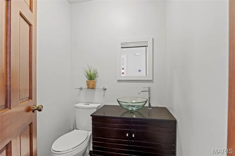 484 Saint Thomas Isle Lane, Wildwood, MO 63040 — listing photo 21 of 42