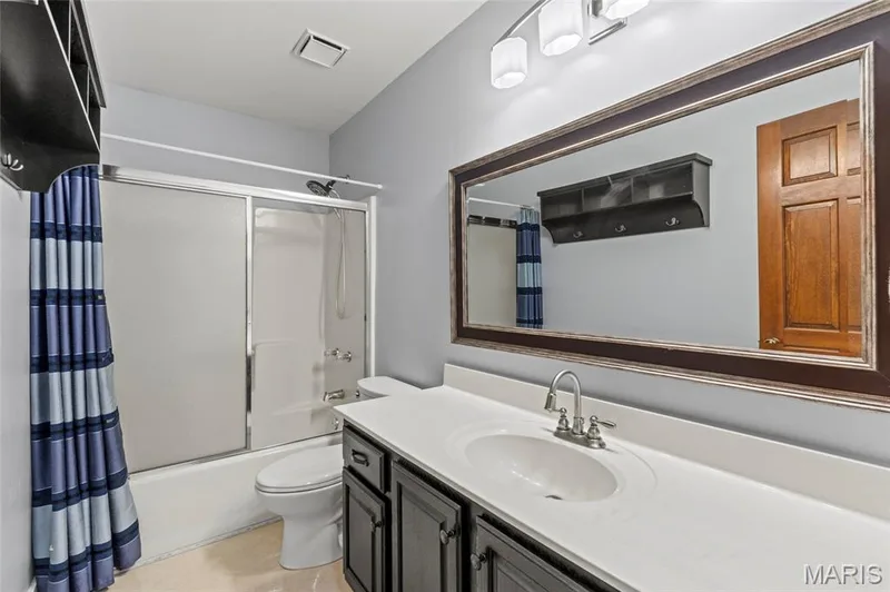 484 Saint Thomas Isle Lane, Wildwood, MO 63040 — listing photo 31 of 42
