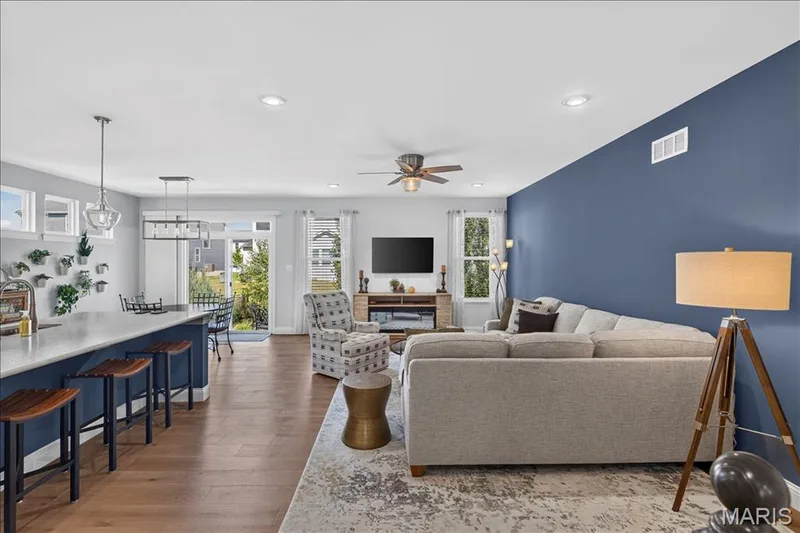 656 Moffett Laurel Drive, Lake St. Louis, MO 63367 — listing photo 8 of 47