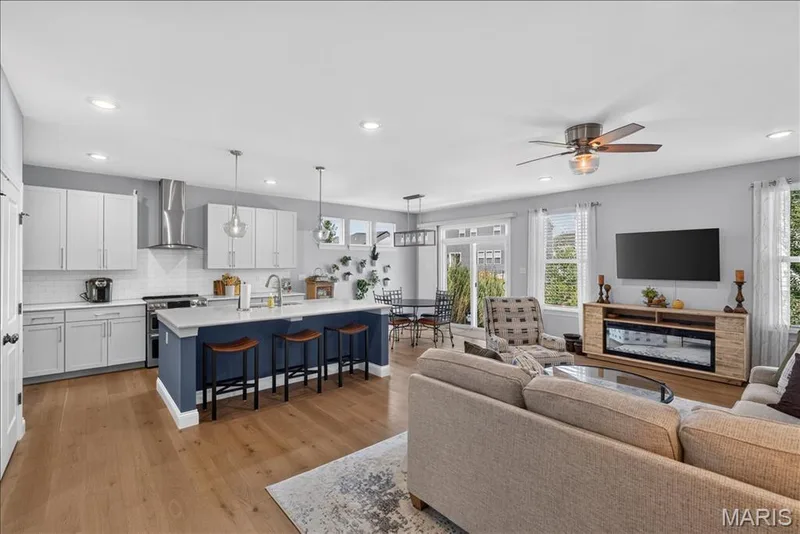 656 Moffett Laurel Drive, Lake St. Louis, MO 63367 — listing photo 5 of 47
