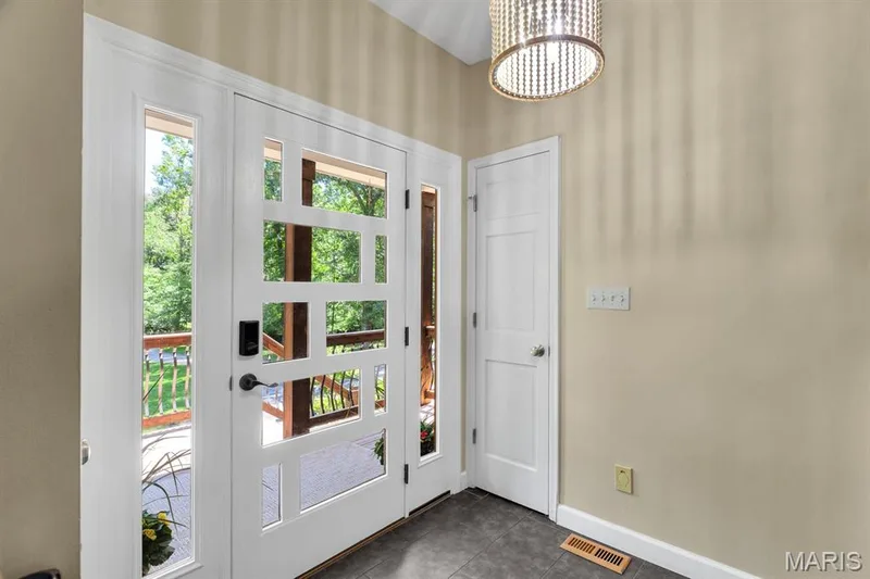 1827 Shiloh Woods Road, Wildwood, MO 63005 — listing photo 5 of 57