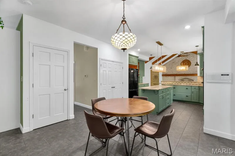 1827 Shiloh Woods Road, Wildwood, MO 63005 — listing photo 11 of 57