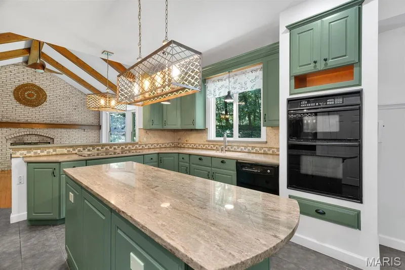 1827 Shiloh Woods Road, Wildwood, MO 63005 — listing photo 12 of 57