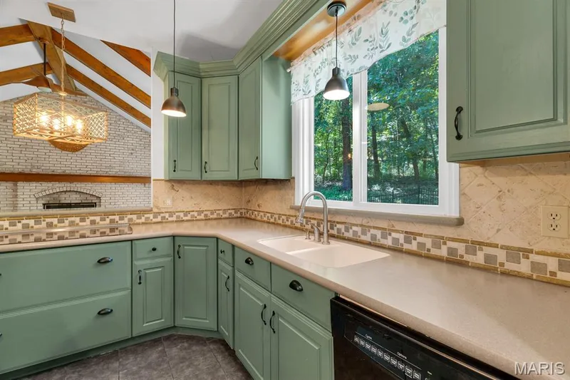 1827 Shiloh Woods Road, Wildwood, MO 63005 — listing photo 14 of 57