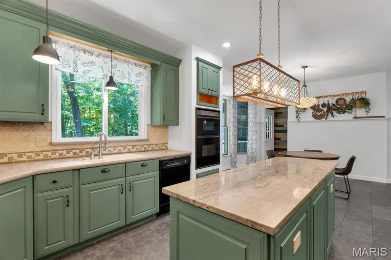 1827 Shiloh Woods Road, Wildwood, MO 63005 — listing photo 15 of 57