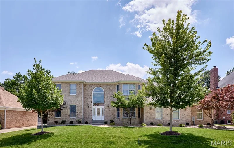 16 Delacroix Place, St Charles, MO 63303 — listing photo 1 of 97