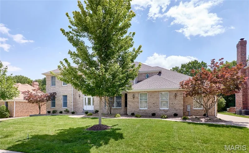 16 Delacroix Place, St Charles, MO 63303 — listing photo 3 of 97