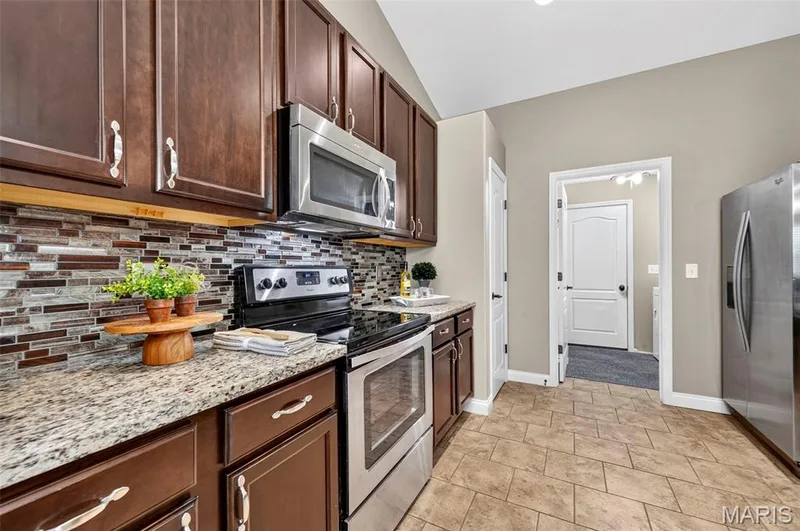 159 Shadow Pointe Drive, Wentzville, MO 63385 — listing photo 6 of 30