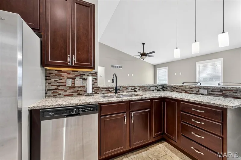 159 Shadow Pointe Drive, Wentzville, MO 63385 — listing photo 7 of 30