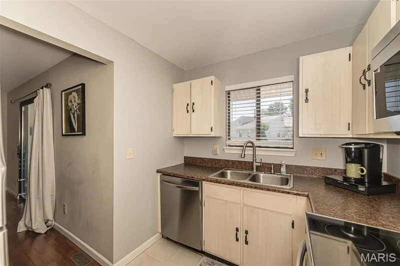 612 Summer Winds Lane #E, St Peters, MO 63376 — listing photo 11 of 22