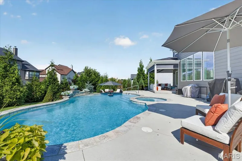 16955 Pine Summit Drive, Chesterfield, MO 63005 — listing photo 40 of 55