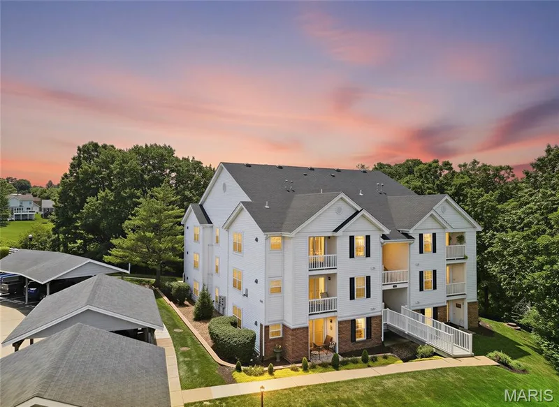 16566 Victoria Crossing Drive #B, Wildwood, MO — listing photo 1