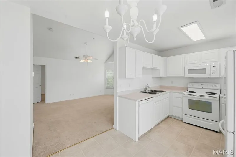 410 Benton Drive #L, St Peters, MO 63376 — listing photo 16 of 34