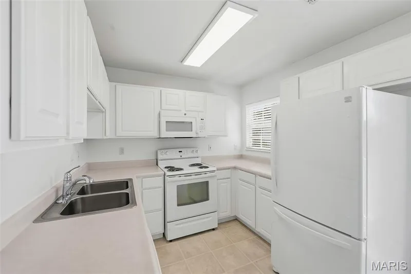 410 Benton Drive #L, St Peters, MO 63376 — listing photo 18 of 34