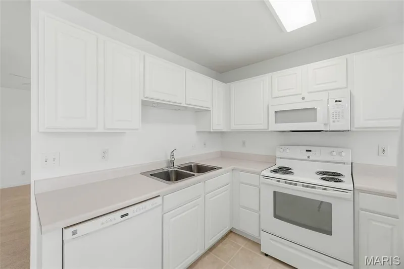 410 Benton Drive #L, St Peters, MO 63376 — listing photo 19 of 34