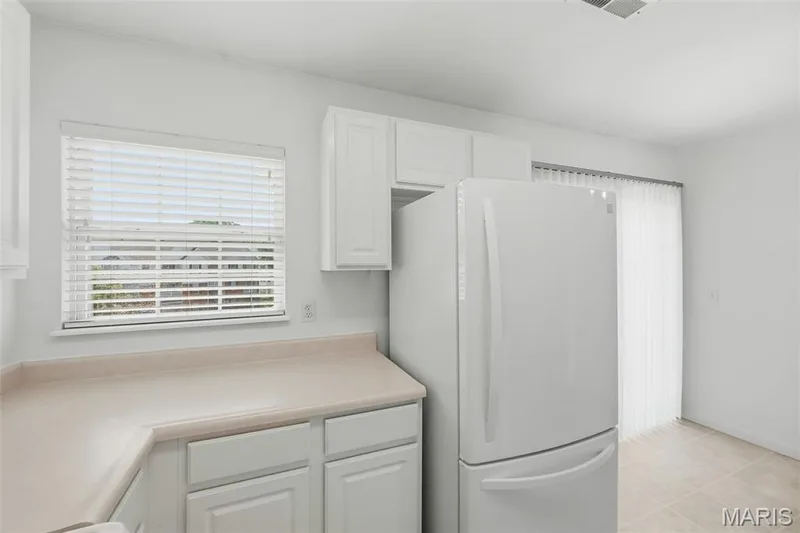 410 Benton Drive #L, St Peters, MO 63376 — listing photo 21 of 34