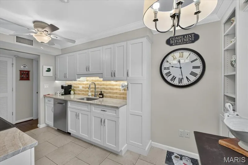 1512 Bedford Forge Court #14, Chesterfield, MO 63017 — listing photo 14 of 32