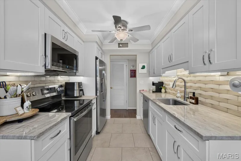 1512 Bedford Forge Court #14, Chesterfield, MO 63017 — listing photo 15 of 32