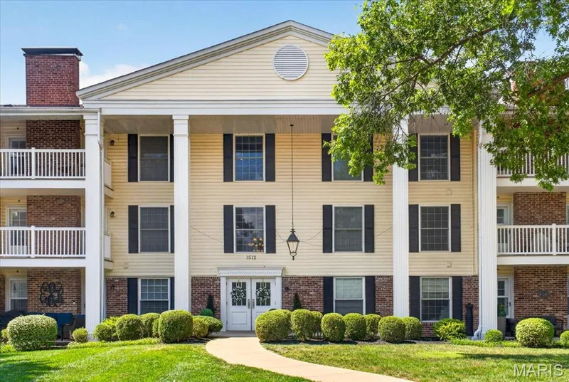 1512 Bedford Forge Court #14, Chesterfield, MO — listing photo 1