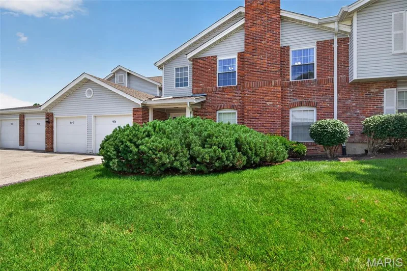 974 Windstream Drive #38, St Peters, MO 63376 — listing photo 17 of 50