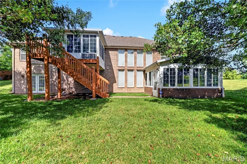 3201 Bear Tracks Drive, Wentzville, MO 63385 — listing photo 3 of 56