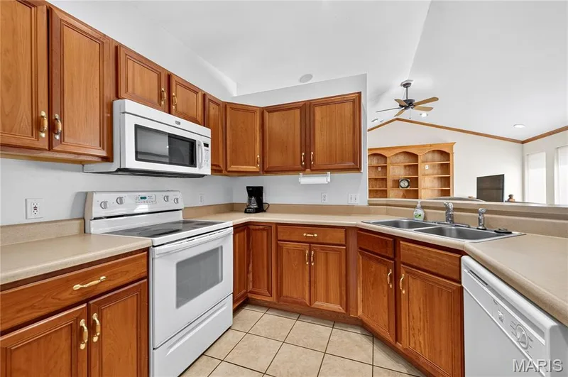 3201 Bear Tracks Drive, Wentzville, MO 63385 — listing photo 22 of 56