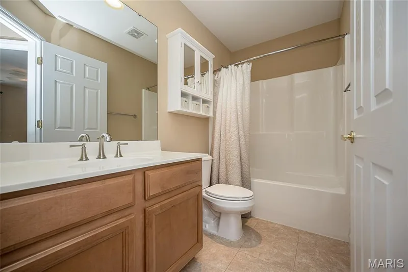 Hall Bathroom — 257 Letham Court, St Charles, MO 63301