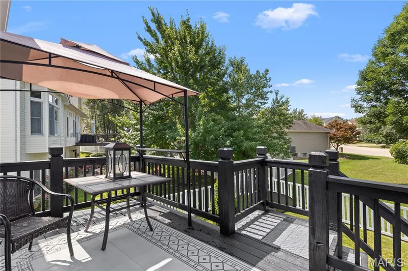 1404 Devonshire County Drive, Wentzville, MO 63385 — listing photo 8 of 36