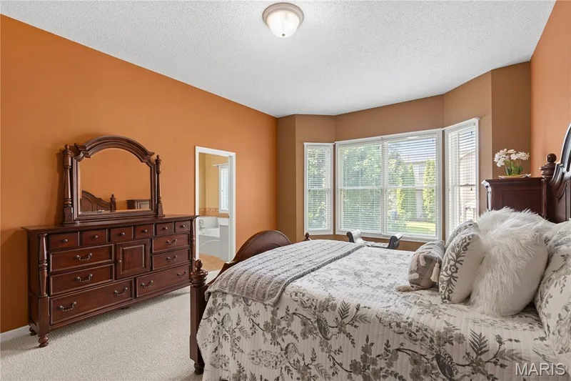 1404 Devonshire County Drive, Wentzville, MO 63385 — listing photo 12 of 36
