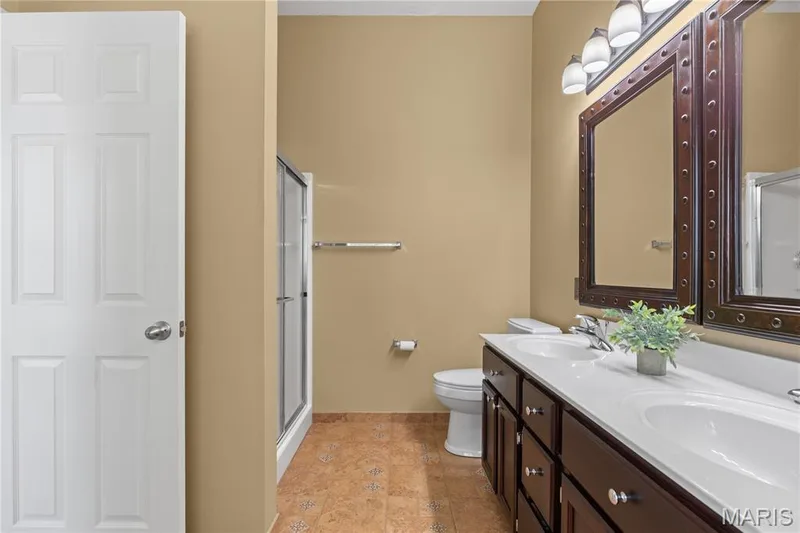 1404 Devonshire County Drive, Wentzville, MO 63385 — listing photo 14 of 36