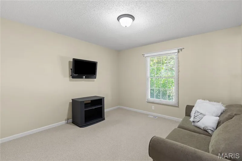 1404 Devonshire County Drive, Wentzville, MO 63385 — listing photo 16 of 36
