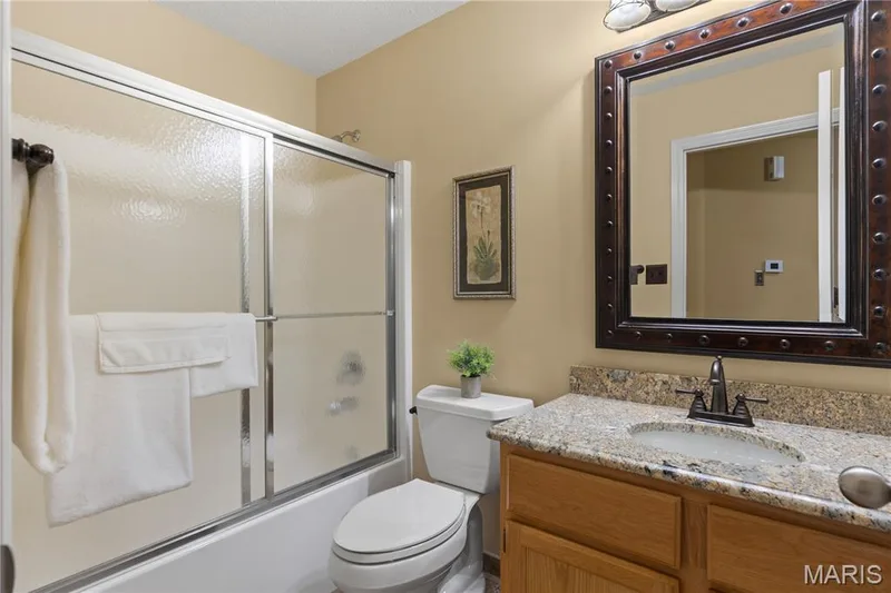 1404 Devonshire County Drive, Wentzville, MO 63385 — listing photo 17 of 36