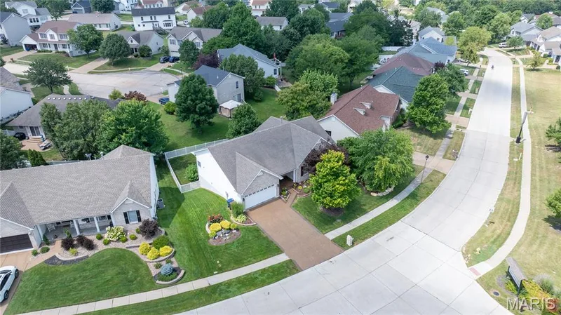 1404 Devonshire County Drive, Wentzville, MO 63385 — listing photo 29 of 36