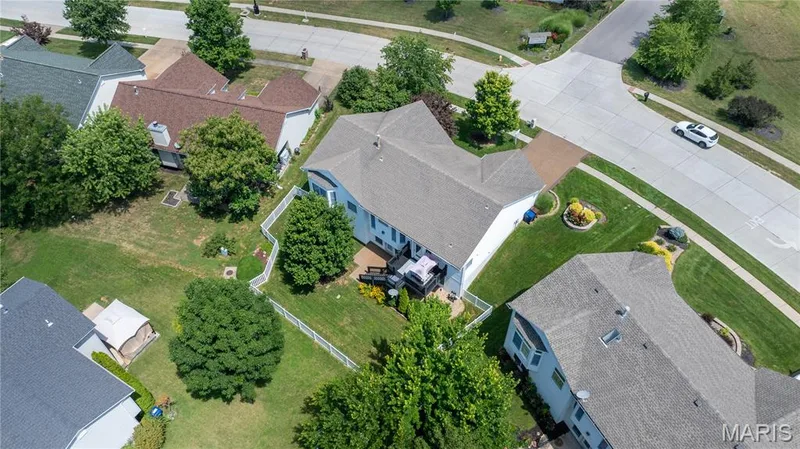 1404 Devonshire County Drive, Wentzville, MO 63385 — listing photo 30 of 36