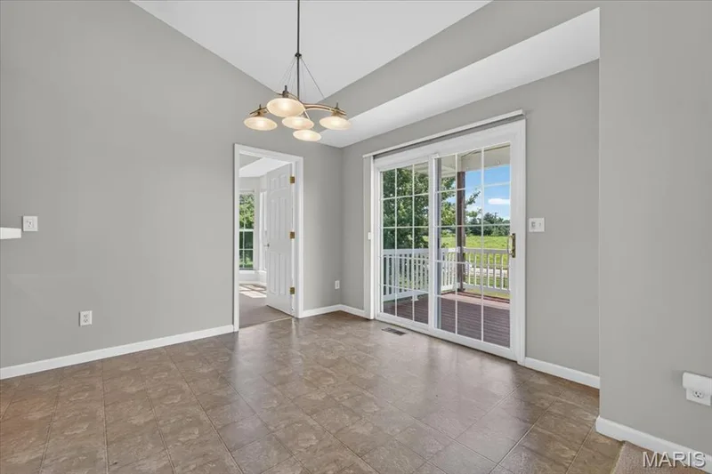 922 Penny Lane, St Peters, MO 63376 — listing photo 10 of 36