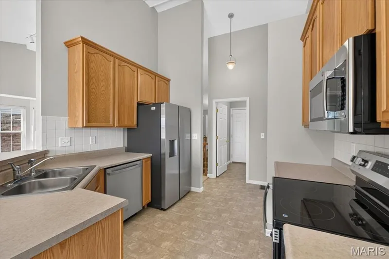 922 Penny Lane, St Peters, MO 63376 — listing photo 7 of 36