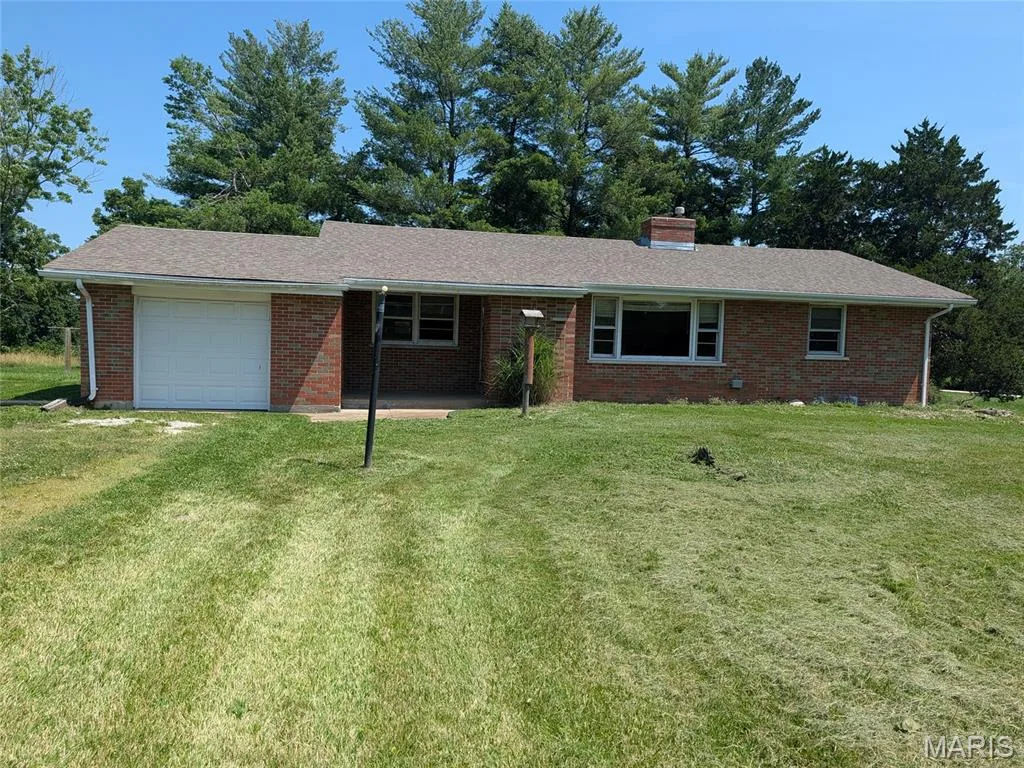 3901 Highway D, Defiance, MO 63341 — listing photo 1 of 32