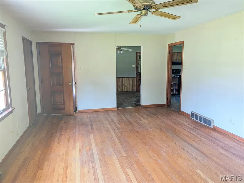 3901 Highway D, Defiance, MO 63341 — listing photo 4 of 32
