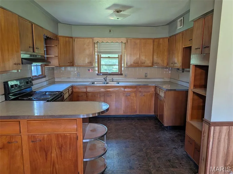 3901 Highway D, Defiance, MO 63341 — listing photo 5 of 32