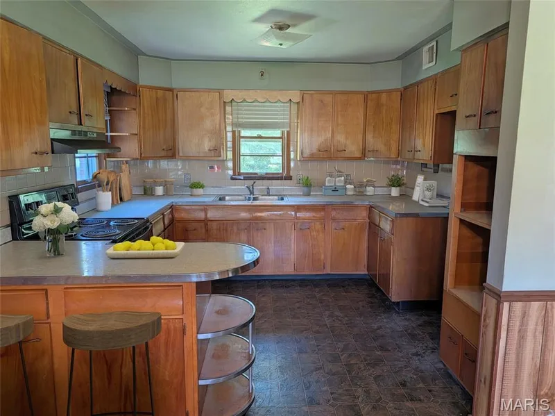 Some photos are virtually staged — 3901 Highway D, Defiance, MO 63341